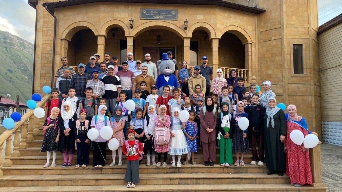 Чародинский фонд «Инсан» провел акцию «Собери детей в школу»